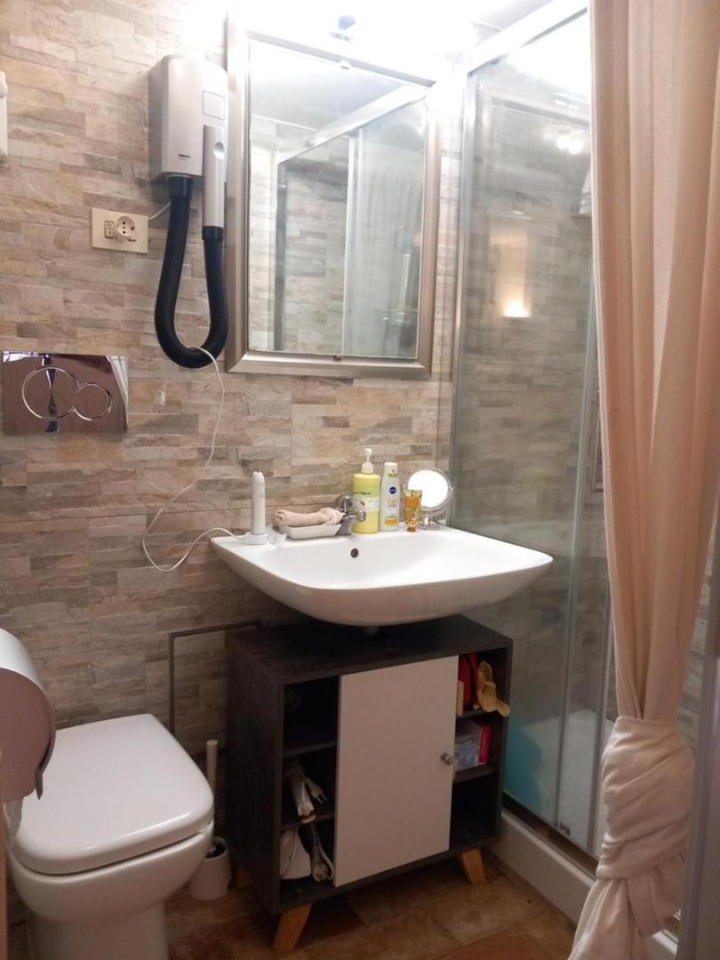 Domus Next Campo De'Fiori With Thermal Shower روما الغرفة الصورة